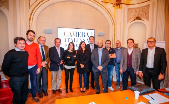 Left: L+R’s Director of Engineering, Ivan Leider, with other judges and the winning team.