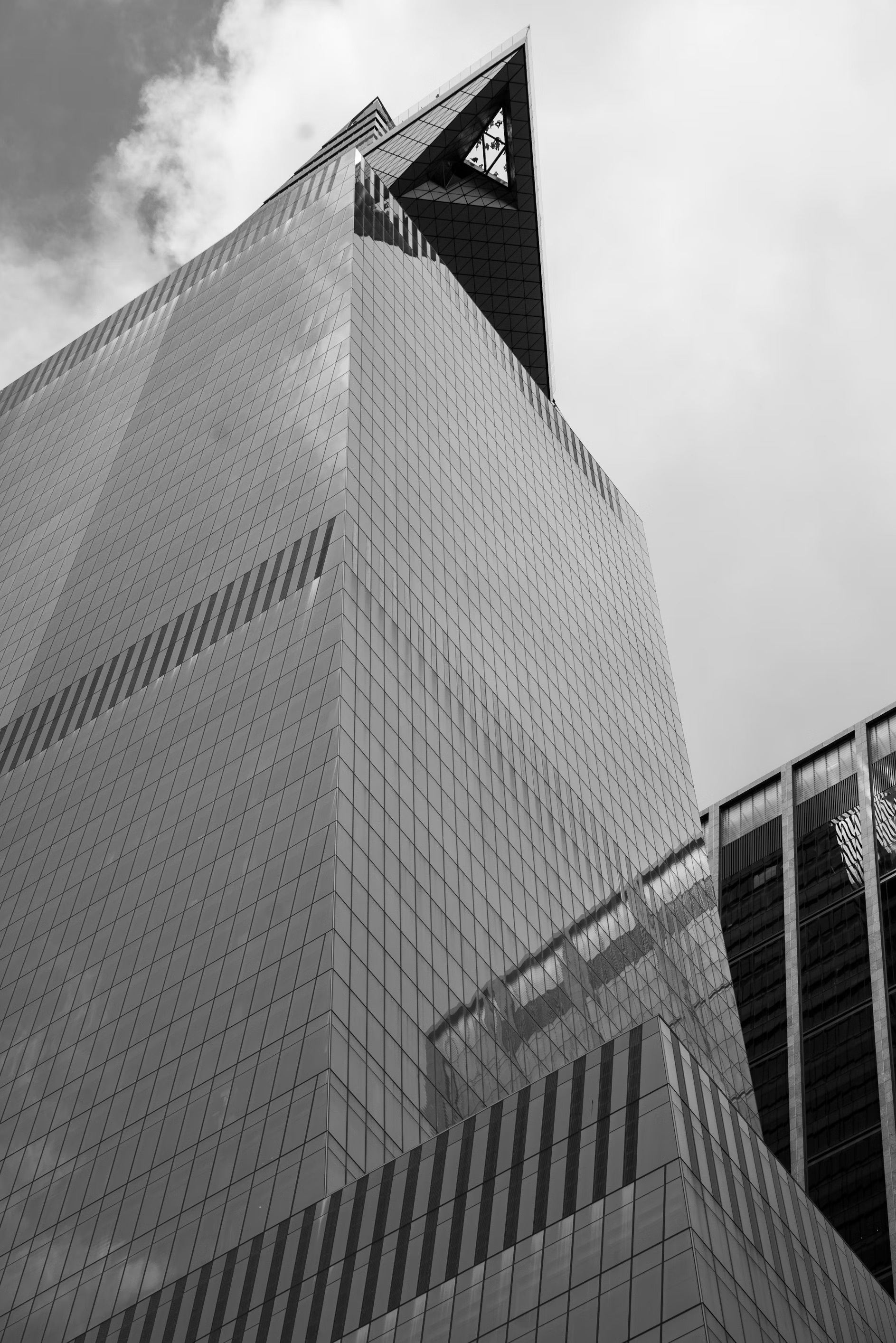 Photo 1684764597978 d148157d9b76
